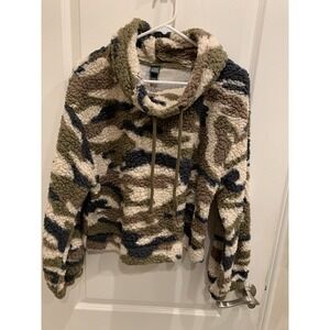Wild Fable Camouflage Fleece Pullover Sz M